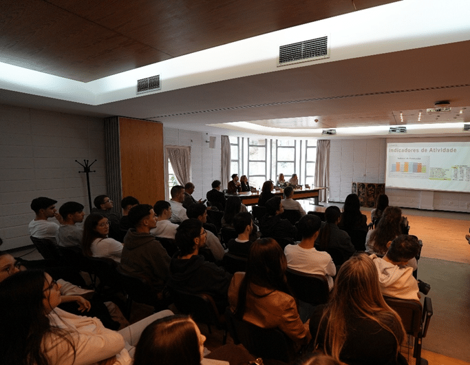 aimmp-madeira-mobiliario-essencia-ambiente